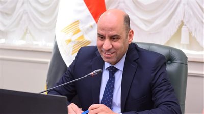  وزير العمل يجتمع بالمديريات لتكثيف التعاون مع المناطق الصناعية لتوفير الوظائف 