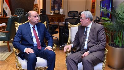 وزير العمل يستقبل رئيس النقابة العامة للعاملين بالمالية والضرائب والجمارك