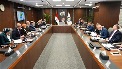 وزير البترول يشيد بشركة إيلاب لقدرتها على تلبية الطلب المحلي وتصدير منتجاتها عالميًا