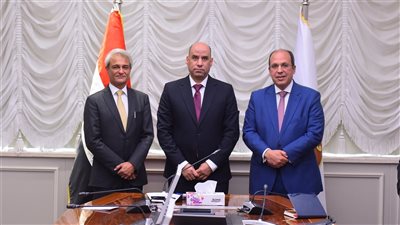   وزير العمل يستمع إلى تجارب عالمية لإطلاق منصة وطنية لتأهيل الشباب لسوق العمل العالمي