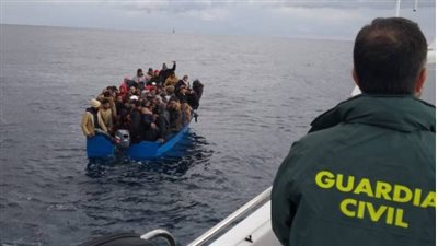 مقصلة الأمواج تبتلع أحلام الشباب.. جثة مجهولة تكشف أهوال 