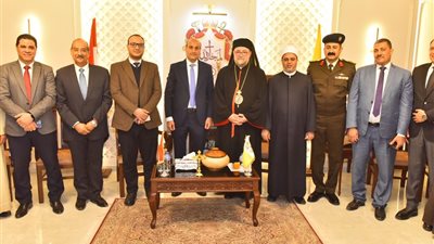محافظ أسيوط يزور الكنائس والأديرة بالمراكز والأحياء للتهنئة بعيد القيامة المجيد
