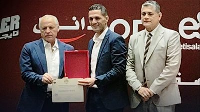 اتحاد الكرة يكرم محمود وفا رغم أزمة الأهلي