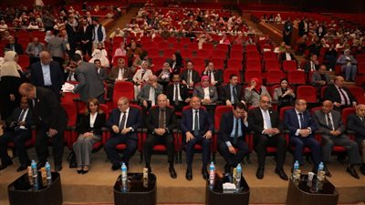 محافظ القاهرة يشيد بالمؤتمر الدولى السادس لكلية الصيدلة بجامعة العاصمة