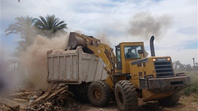 محافظ أسيوط: رفع أكثر من 1200 طن مخلفات وتراكمات بالقوصية