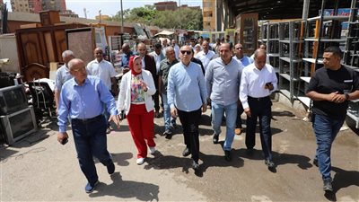 محافظ القاهرة يتفقد سوق التونسى الحضارى بحى البساتين ويوجة بتشكيل مجلس أمناء 