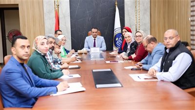 جامعة المنصورة الأهلية تبحث تطوير جودة التعليم وتعزيز الأداء المؤسسي 