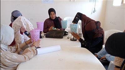 ورشة الديكوباج والأباجورات بمركز شباب العركى بفرشوط 