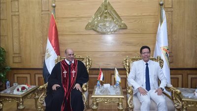 رئيس جامعة بنها يستقبل وفد الكنيسة الإنجيلية للتهنئة بعيد الأضحي المبارك