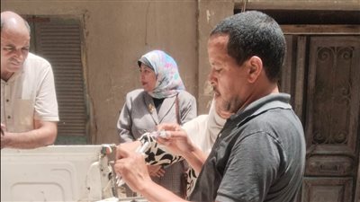 حي الشرابية يطلق حملة لتطعيم الكلاب ضد السعار بعدد من شوارع المنطقة