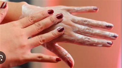 وصفات طبيعية تعالج اسمرار اليدين وتعيد لهما النعومة والنضارة