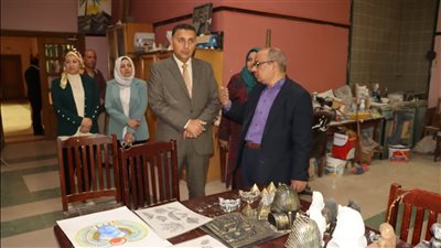 محافظ القليوبية يُجري جولة تفقدية موسعة بمكتبة مصر العامة ببنها لتعزيز الوعي الثقافي والابتكار لدى النشء