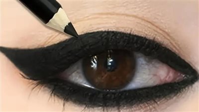 حيل تثبيت كحل العينين لساعات طويلة.. خطوات بسيطة لإطلالة جذابة