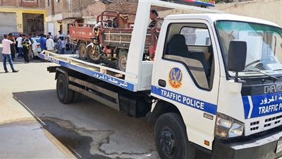ضبط اسطوانات اكسجين وموازين بمخزن خردة شمال الغردقة