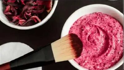 الكركديه صديق البشرة.. فوائد جمالية تجعل منه مكونًا طبيعيًا مميزًا للعناية بالجلد