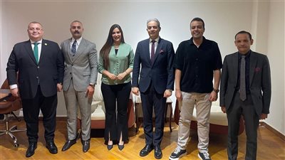 سعده والشاذلي ينهيان الخلاف بين الإعلامية بسنت النبراوي والصحفي أيمن حسن.. صور