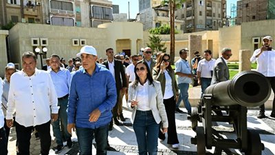 تفاصيل زيارة رئيس الوزراء لمحافظة البحيرة ( صور ) 