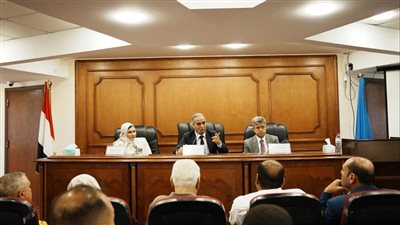 حماية المستهلك والغرفة التجارية يبحثان ضبط الأسواق