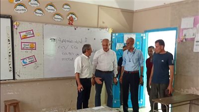 رئيس حي غرب القاهرة يتفقد استعدادات لجان الثانوية العامة بمدرستي الجزيرة والزمالك
