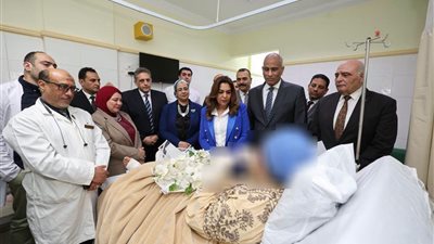 وزير التنمية المحلية ورئيس المجلس القومي للمرأة تزوران رئيس قرية مصابة بكفر الشيخ
