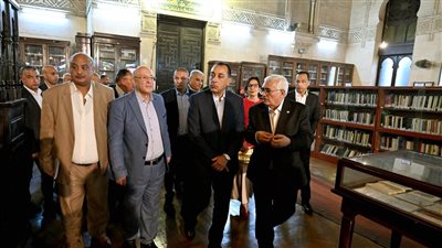 رئيس الوزراء يتفقد الجمعية الجغرافية المصرية.. خطة لحماية كنوز التراث للأجيال القادمة