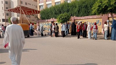 وسط إجراءات أمنية مشددة.. طلاب الثانوية العامة بالشرقية يؤدون امتحان اللغة الأجنبية الثانية