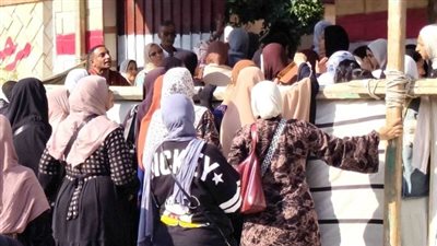 فرحة بين طلاب الثانوية العامة وأولياء الأمور في ثاني أيام الامتحانات بالإسكندرية