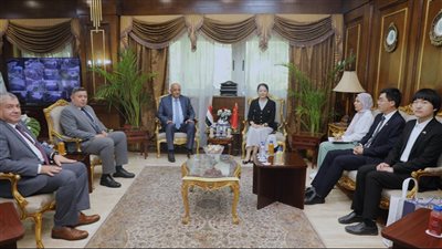 ميناء الإسكندرية يستقبل القنصل العام الصيني لتعزيز التعاون والشراكات الاستثمارية