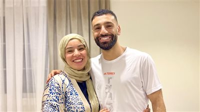 مصممة الأزياء رباب صلاح تهنئ شقيقها: يدعمني في عملي ويارب ياخد كأس العالم