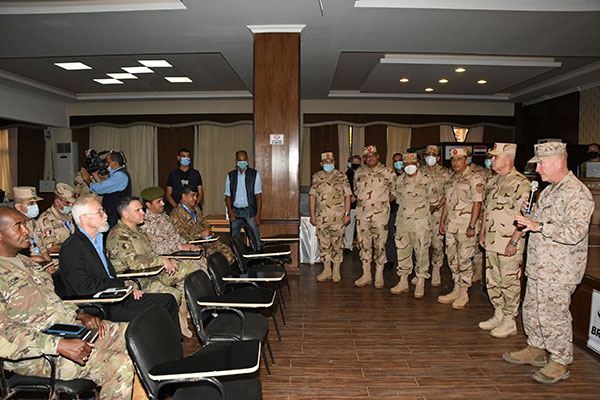 رئيس أركان حرب القوات المسلحة وقائد القيادة المركزية الأمريكية