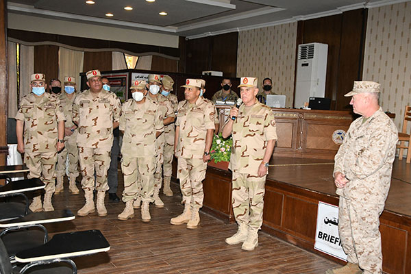 رئيس أركان حرب القوات المسلحة وقائد القيادة المركزية الأمريكية