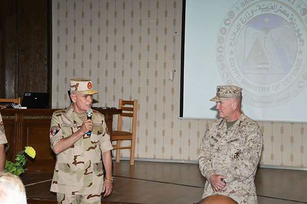 رئيس أركان حرب القوات المسلحة وقائد القيادة المركزية الأمريكية