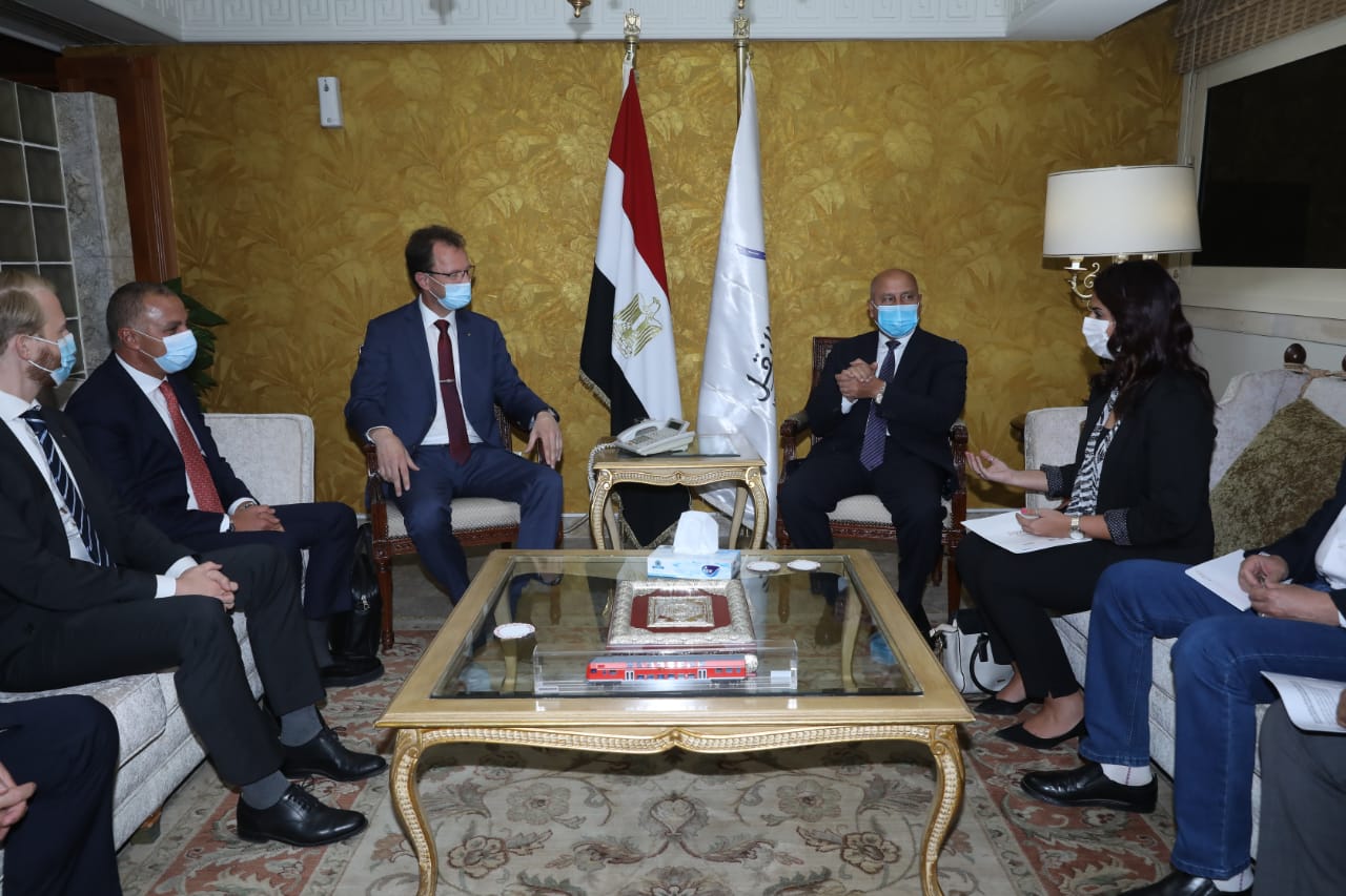 وزير النقل يلتقي وفد سكك حديد ألمانيا لبحث التعاون