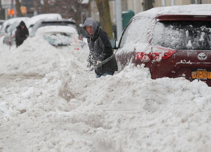 عاصفة شتوية تضرب شمال شرق الولايات المتحدة