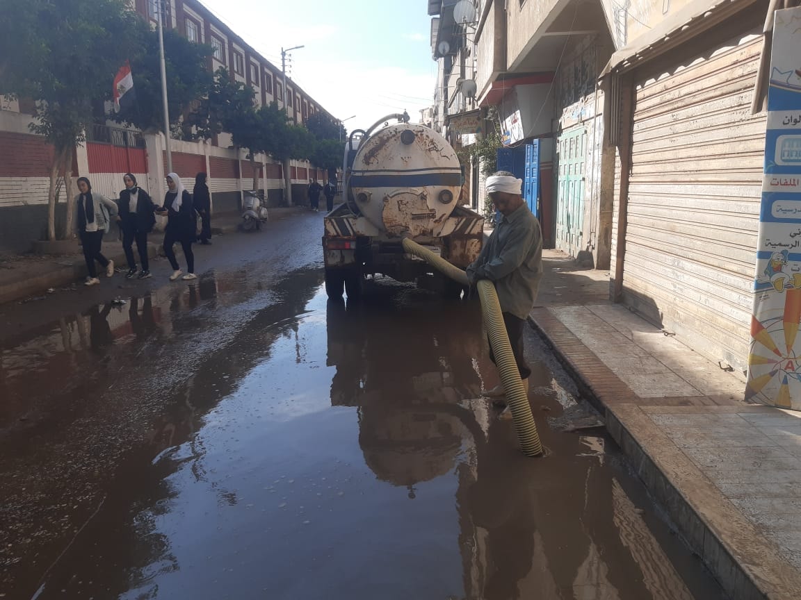 بسبب سوء الأحوال الجوية  طوارئ بمدينة عزبة البرج  في دمياط