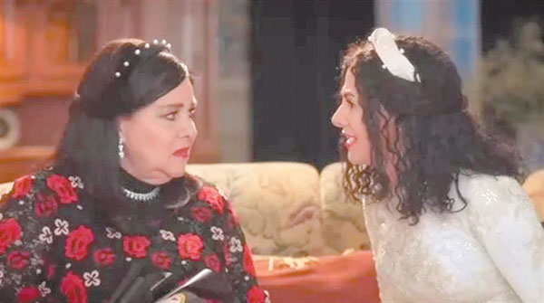 روح دلال عبدالعزيز تساند ابنتها فى أول بطولة سينمائية  15 مليونًا إيرادات «تسليم أهالي»