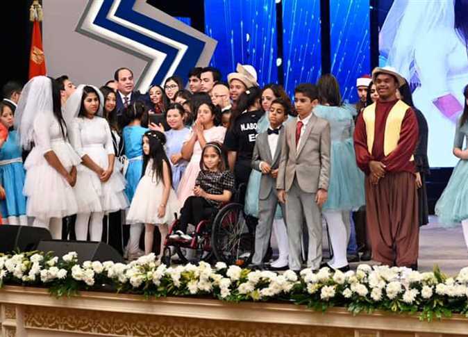 ذوي الهمم مع الرئيس السيسي في احتفالية قادرون