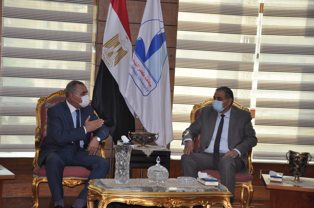 جانب من اجتماع مجلس جامعة كفر الشيخ