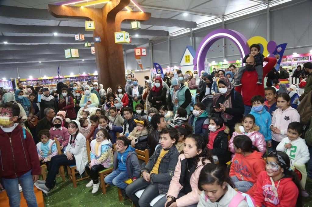 50 ألف زائر فى رايع ايام معرض القاهرة الدولي