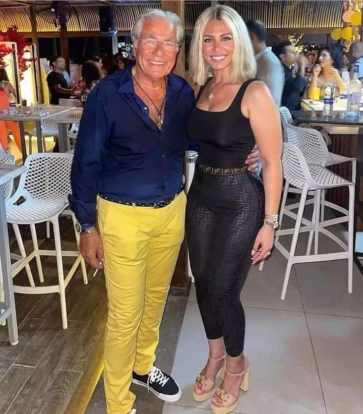 مصطفى فهمي حديث الجمهور بعد ظهوره مع امرأة جديدة