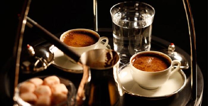 القهوة والماء