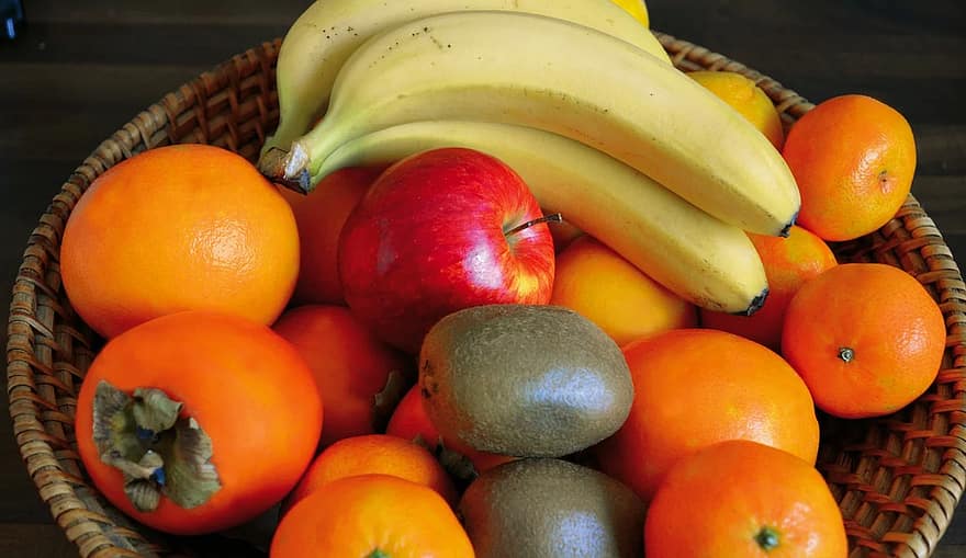  البرتقال والكيوي واليوسفي