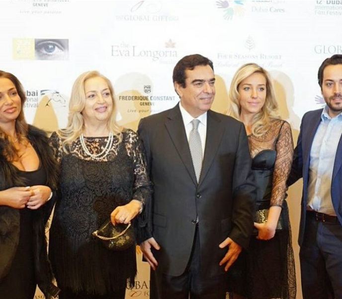 وزير الإعلام اللبناني جورج قرداحي مع زوجته وابنتيه