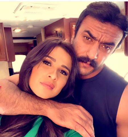 ياسمين عبد العزيز وأحمد العوضي