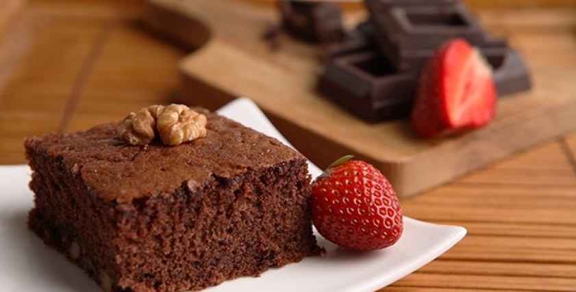 طريقة عمل براونيز في المنزل لعشاق الشوكولاتة