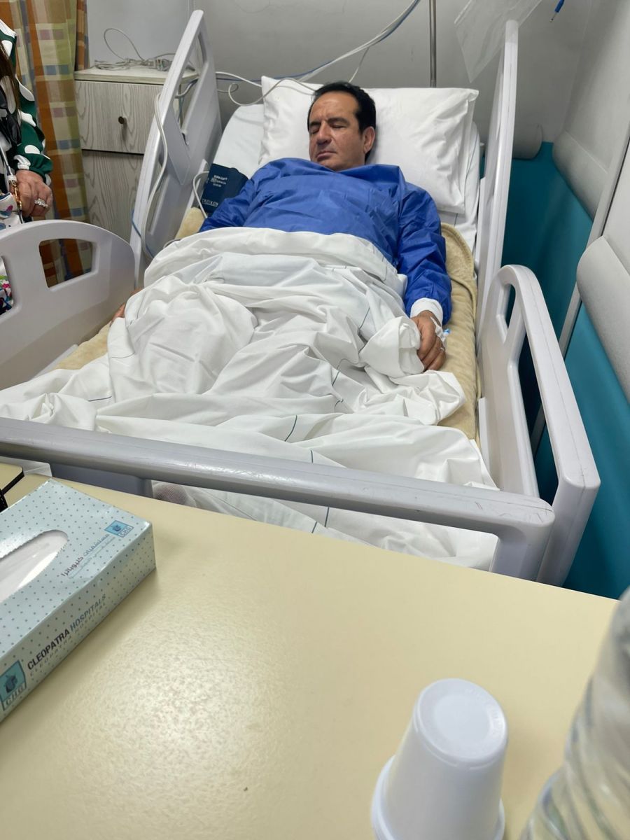 محمد ثروت في المستشفى