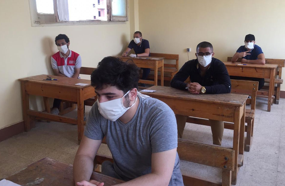 طريقة تسجيل طلاب الصفين الأول والثاني الثانوي لاستمارة التقدم لامتحانات منتصف العام