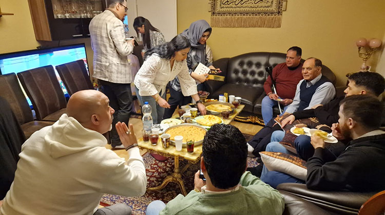 المحشي والكنافة على مائدة إفطار بيت العائلة المصرية بألمانيا