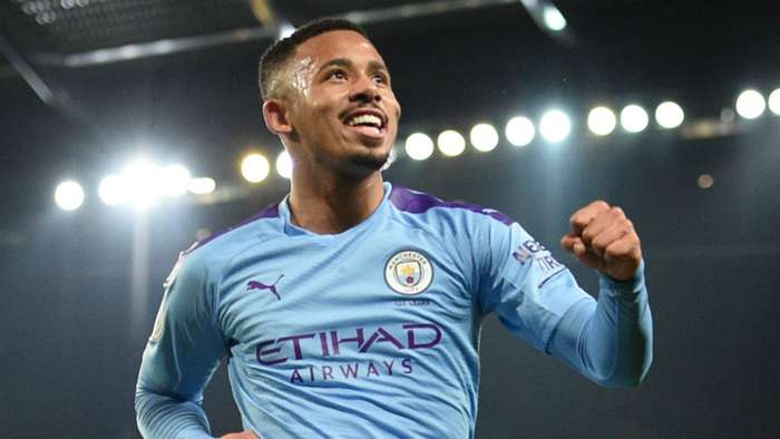 لاعب مانشستر سيتي مستمر مع الفريق