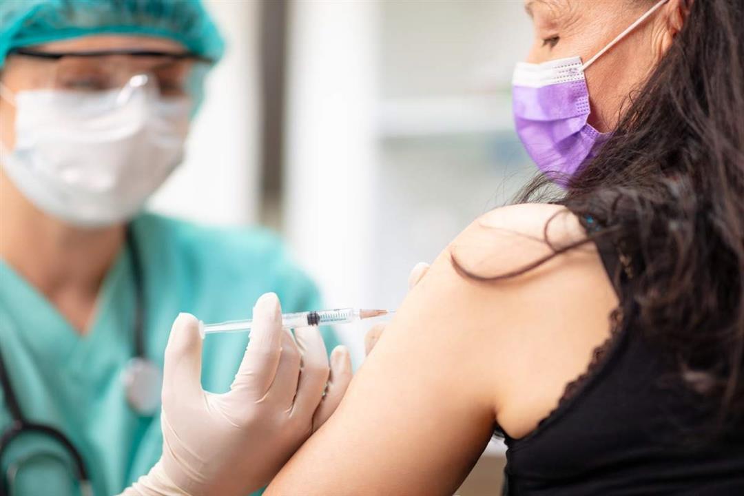 لماذا يحتاج المتعافون من كورونا إلى التطعيم